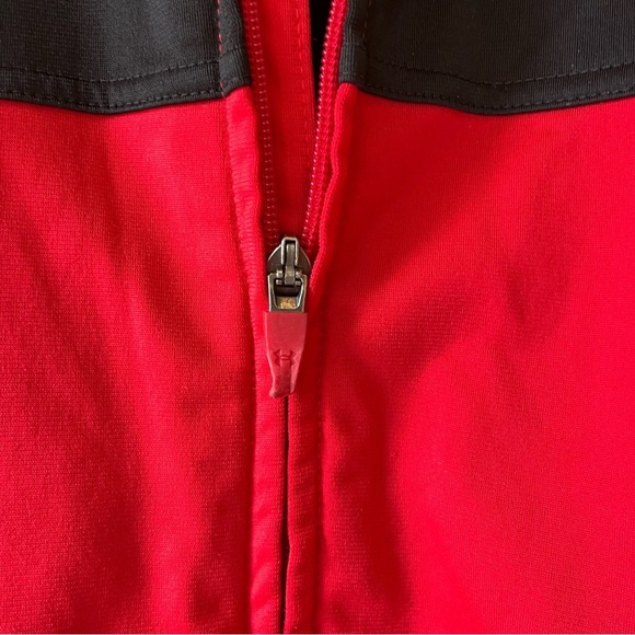 🌼 5/$25 Under Armour Kids Red Black Full Zip Sweater Size 4 FLAWED Play Daycare - Picture 3 of 11